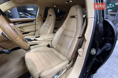 Фастбэк Porsche Panamera 2013 в 