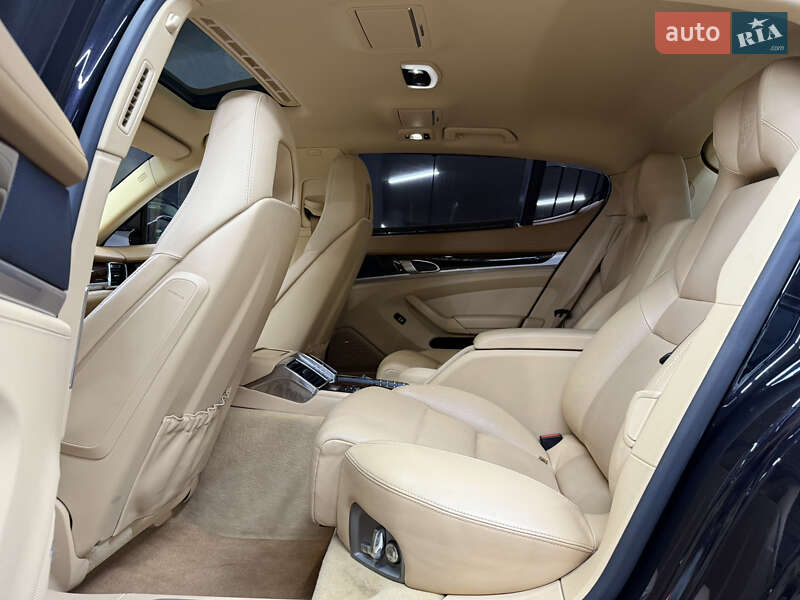 Фастбэк Porsche Panamera 2013 в Одессе