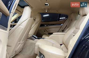 Фастбэк Porsche Panamera 2013 в 