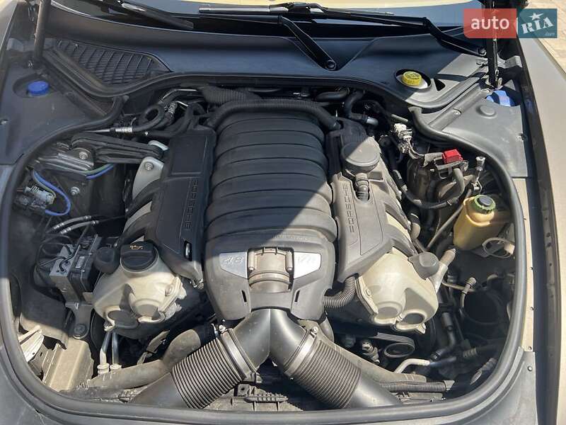 Фастбэк Porsche Panamera 2012 в Кривом Роге фото 13 Фастбэк Porsche Panamera 2012 в Кривом Роге