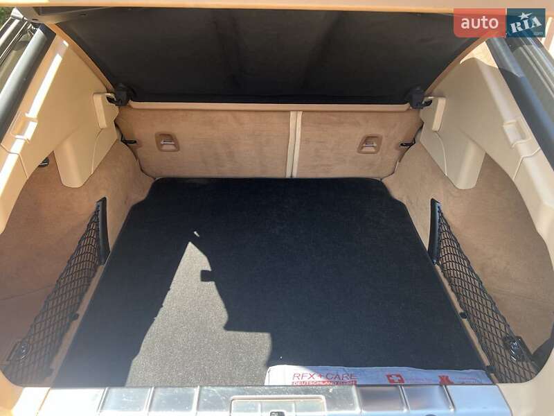 Фастбэк Porsche Panamera 2012 в Кривом Роге фото 14 Фастбэк Porsche Panamera 2012 в Кривом Роге