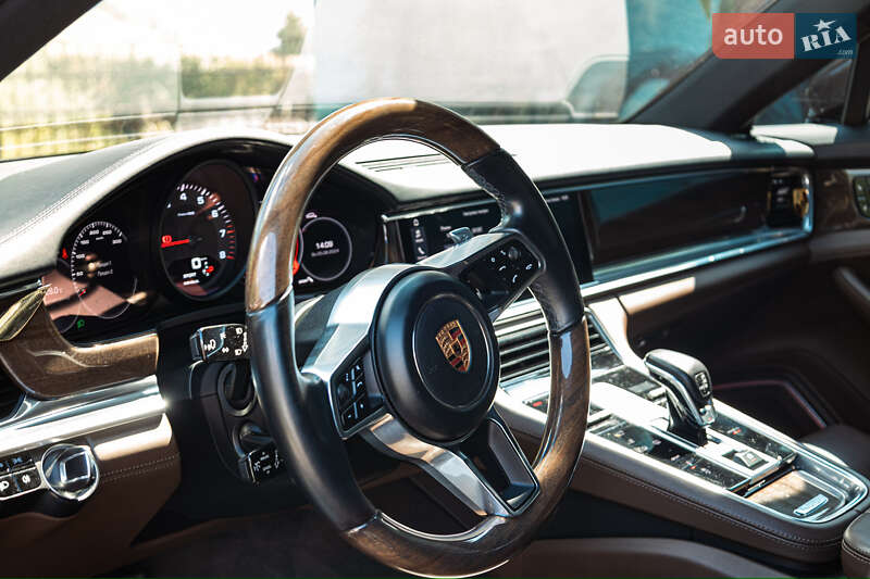 Фастбэк Porsche Panamera 2017 в Умани