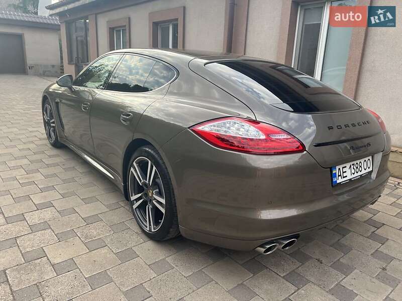 Фастбэк Porsche Panamera 2012 в Кривом Роге фото 4 Фастбэк Porsche Panamera 2012 в Кривом Роге