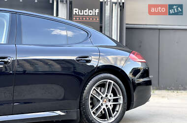 Фастбэк Porsche Panamera 2013 в 