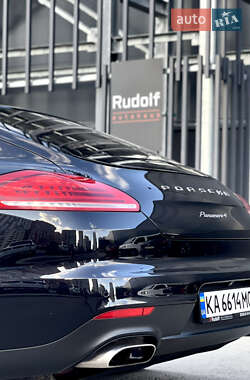Фастбэк Porsche Panamera 2013 в 