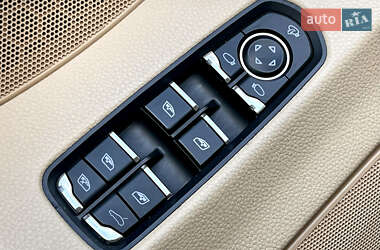 Фастбэк Porsche Panamera 2013 в 