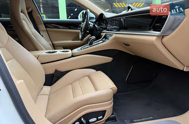 Фастбек Porsche Panamera 2018 в 