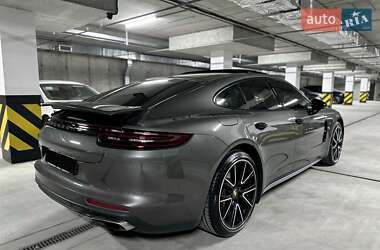 Фастбэк Porsche Panamera 2018 в 