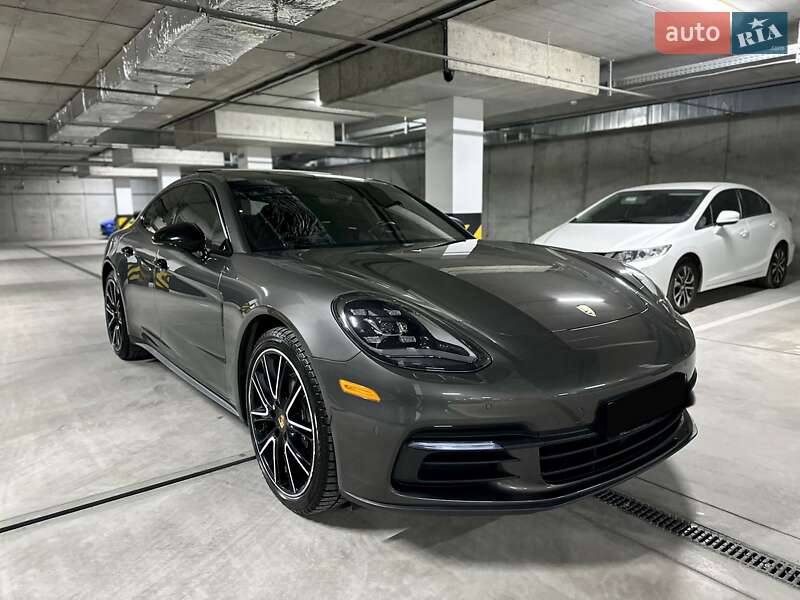 Фастбэк Porsche Panamera 2018 в Днепре