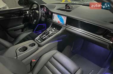 Фастбэк Porsche Panamera 2018 в 