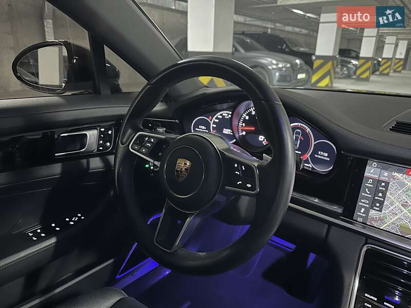 Фастбэк Porsche Panamera 2018 в Днепре