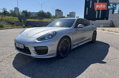 Фастбэк Porsche Panamera 2013 в Харькове