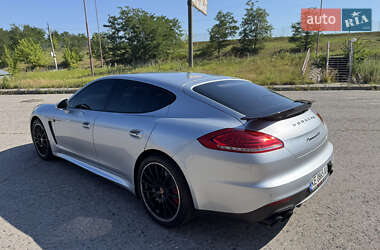 Фастбэк Porsche Panamera 2013 в 