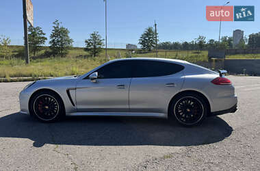 Фастбэк Porsche Panamera 2013 в 