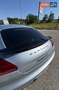 Фастбэк Porsche Panamera 2013 в 