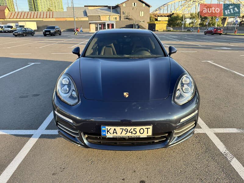 Фастбэк Porsche Panamera 2013 в Киеве