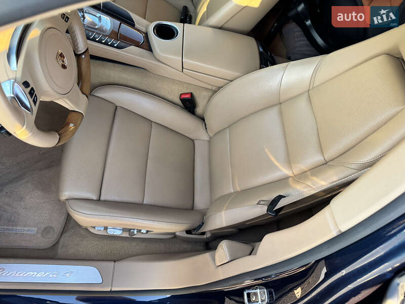 Фастбэк Porsche Panamera 2013 в Киеве