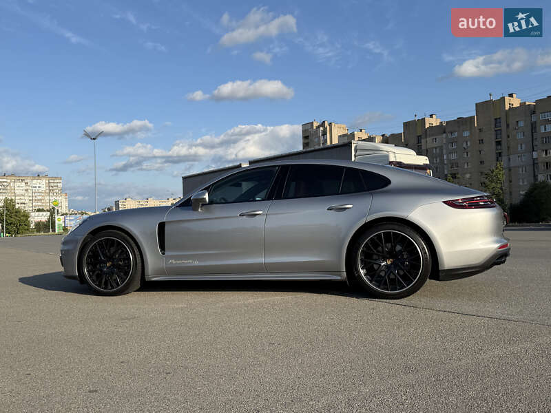 Фастбэк Porsche Panamera 2020 в Киеве