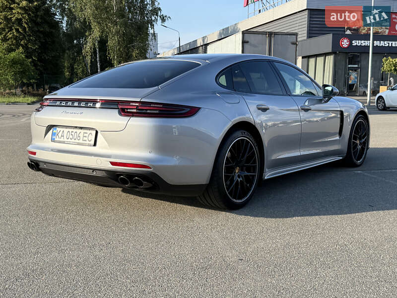 Фастбэк Porsche Panamera 2020 в Киеве