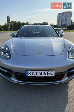 Фастбэк Porsche Panamera 2020 в 
