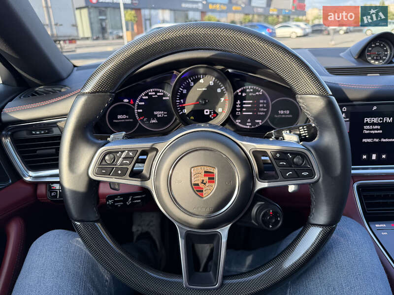 Фастбэк Porsche Panamera 2020 в Киеве