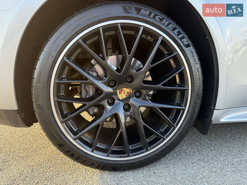 Фастбэк Porsche Panamera 2020 в Киеве
