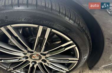 Фастбэк Porsche Panamera 2010 в 