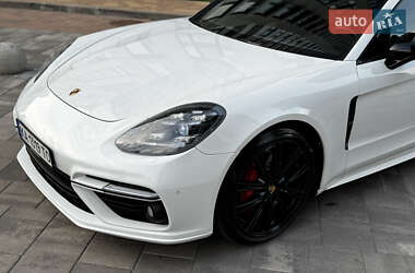 Фастбэк Porsche Panamera 2018 в 