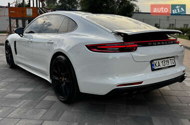 Фастбэк Porsche Panamera 2018 в 