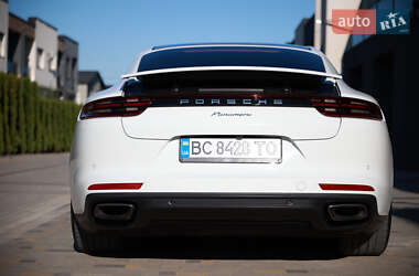 Фастбэк Porsche Panamera 2019 в 