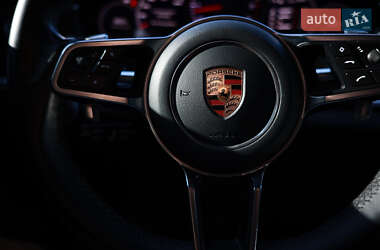 Фастбэк Porsche Panamera 2019 в 