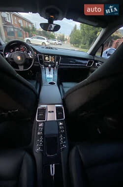 Фастбэк Porsche Panamera 2015 в 