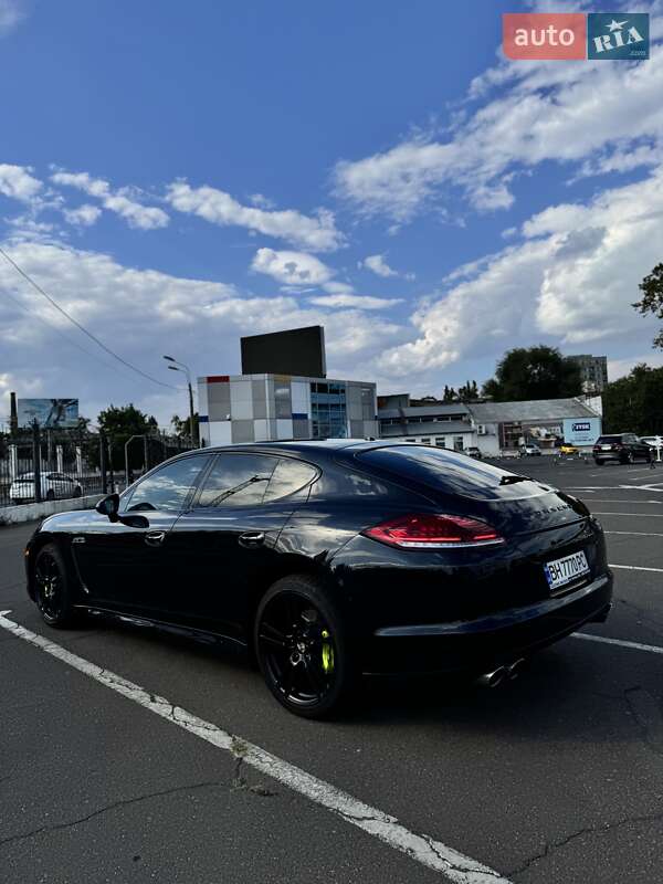 Фастбэк Porsche Panamera 2012 в Одессе фото 12 Фастбэк Porsche Panamera 2012 в Одессе