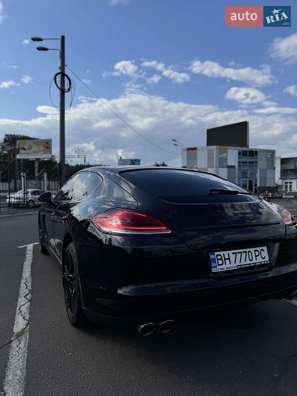 Фастбэк Porsche Panamera 2012 в Одессе фото 14 Фастбэк Porsche Panamera 2012 в Одессе