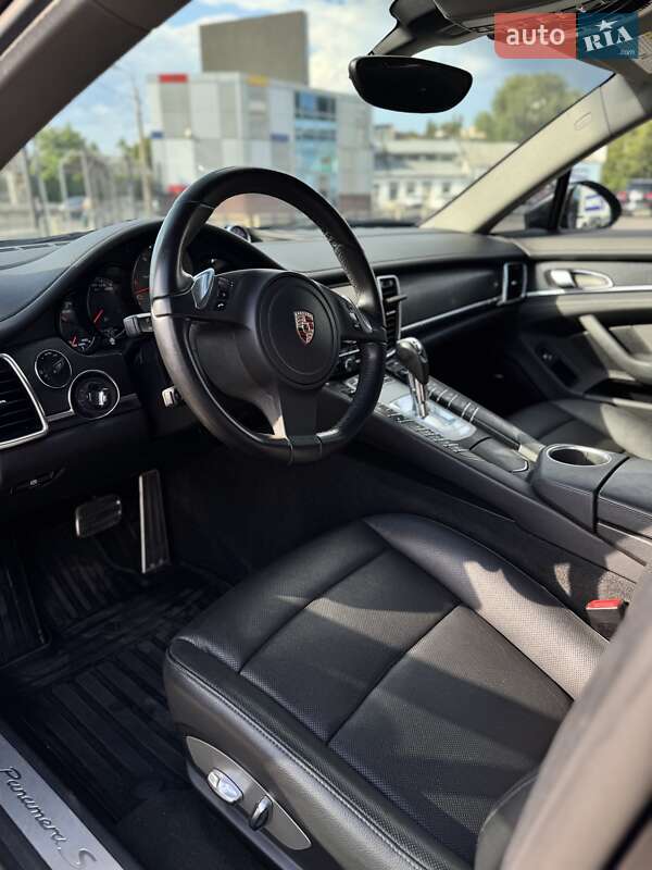 Фастбэк Porsche Panamera 2012 в Одессе фото 37 Фастбэк Porsche Panamera 2012 в Одессе