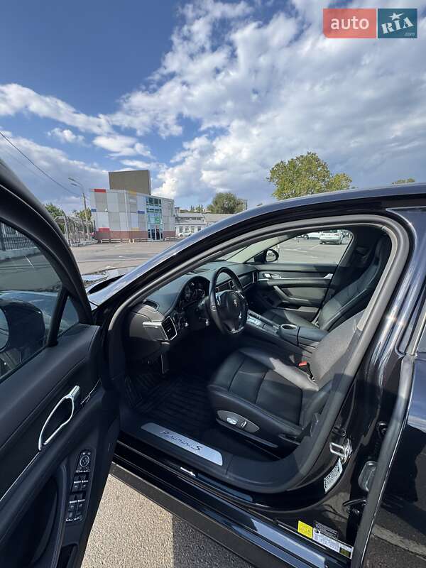 Фастбэк Porsche Panamera 2012 в Одессе фото 44 Фастбэк Porsche Panamera 2012 в Одессе