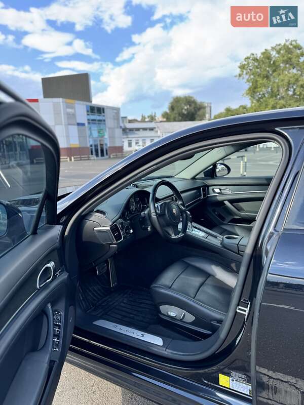 Фастбэк Porsche Panamera 2012 в Одессе фото 45 Фастбэк Porsche Panamera 2012 в Одессе