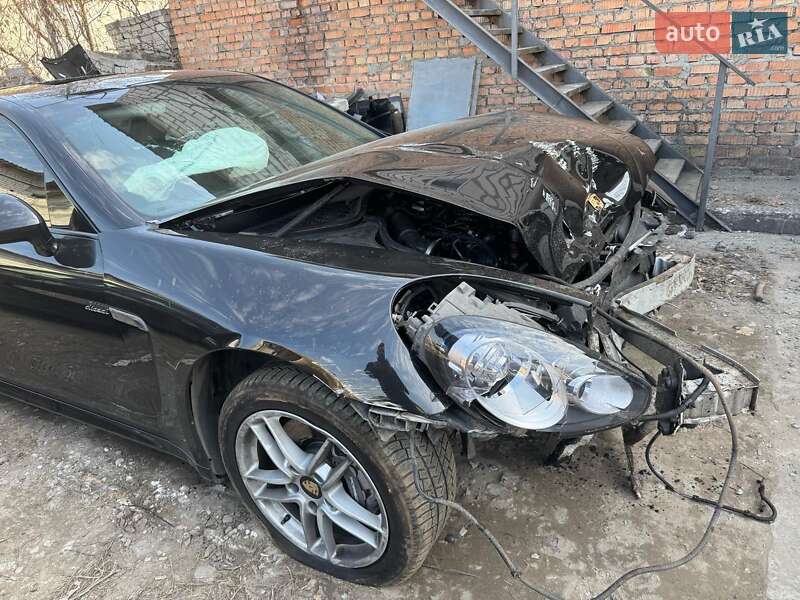 Фастбек Porsche Panamera 2013 в Дніпрі