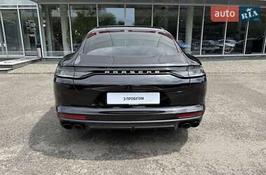 Фастбэк Porsche Panamera 2022 в 