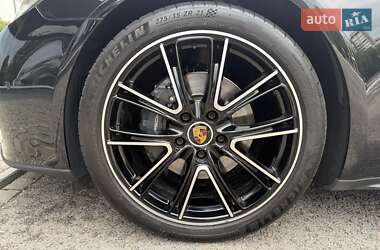 Фастбэк Porsche Panamera 2022 в 