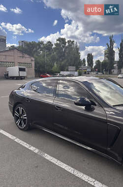 Фастбэк Porsche Panamera 2013 в 