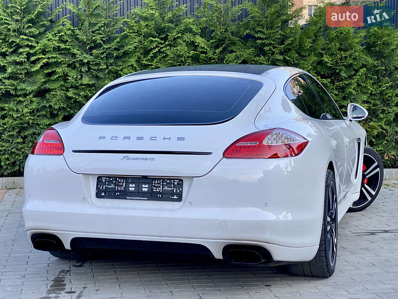 Фастбэк Porsche Panamera 2012 в Днепре