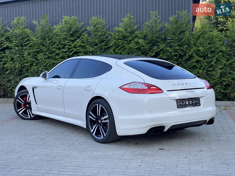 Фастбэк Porsche Panamera 2012 в Днепре