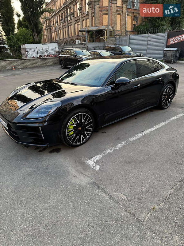Фастбэк Porsche Panamera 2024 в 