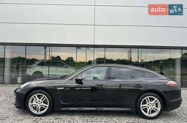 Фастбэк Porsche Panamera 2011 в 