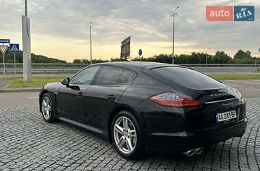 Фастбэк Porsche Panamera 2011 в 