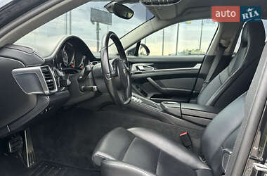 Фастбэк Porsche Panamera 2011 в 