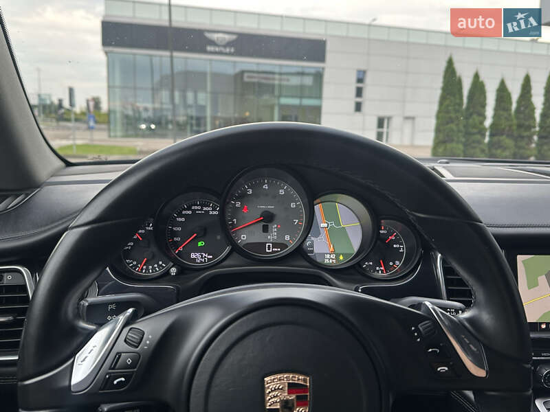 Фастбек Porsche Panamera 2011 в Києві