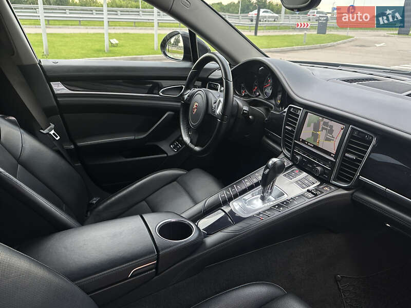 Фастбек Porsche Panamera 2011 в Києві