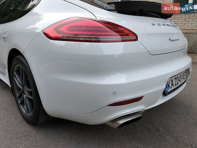 Фастбэк Porsche Panamera 2013 в Бершади